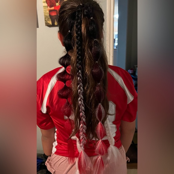 Colorful Ponytails - Picture 8 of 11